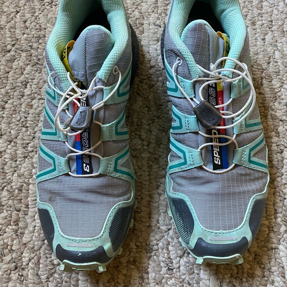 Solomon Trail running shoe